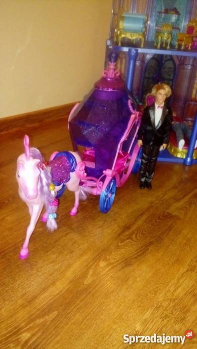 Zestaw XXL Mattel diamentowy pałac kareta koń Plastik