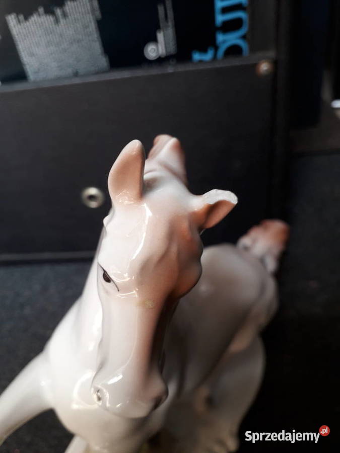 Figurka konia Arpo sygnowana Warszawa