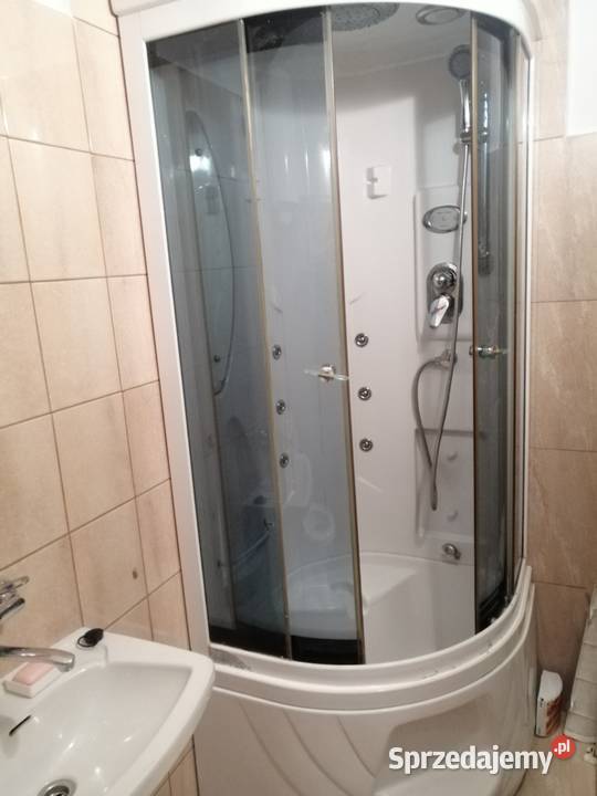 Domek Borsuk w lesie jeziorem Sasek Wielki