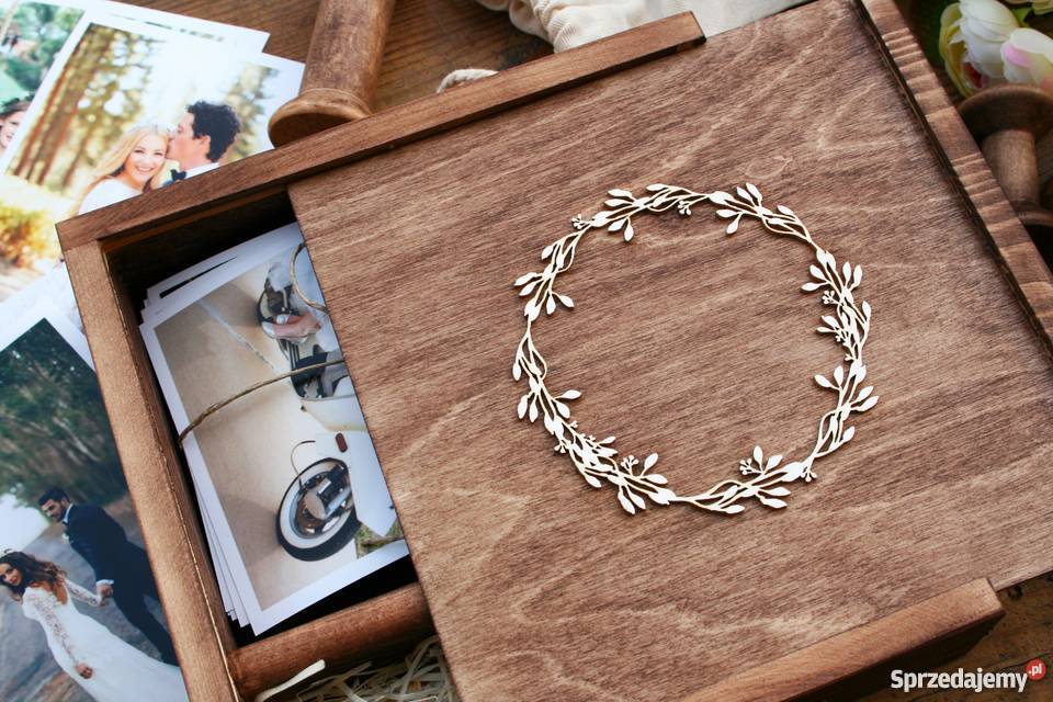 Drewniane pudełko na zdjęcia pendrive 16 GB