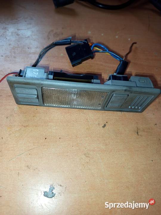 LAMPKA PODSUFITKI Z SZYBERDACHEM AUDI 80 B4 Pozostałe Skoczów sprzedam