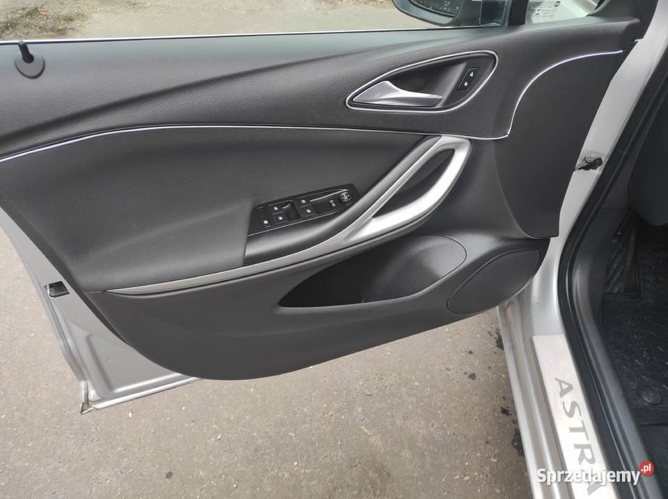 OPEL ASTRA K 14TSALON POLSKA BEZWYPADKOWY kupiony w polskim salonie Warszawa