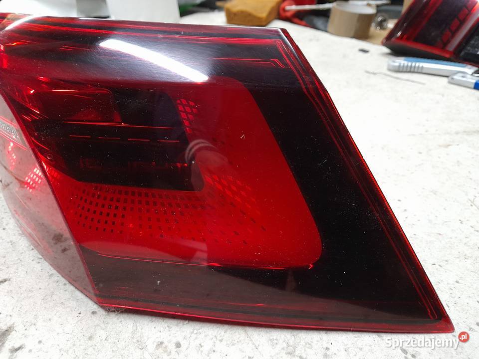 VW GOLF 8 VIII IQ LIGHT LED LAMPA TYŁ PRAWA osobowe