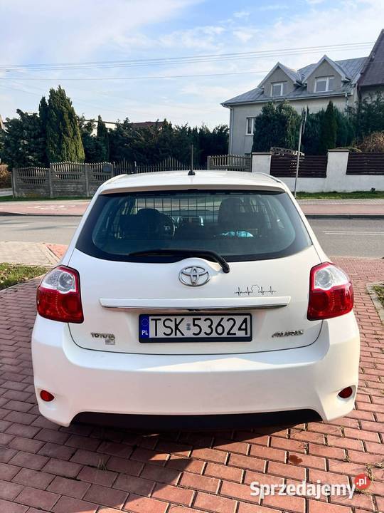 Toyota Auris Rok produkcji 2010 sprzedam