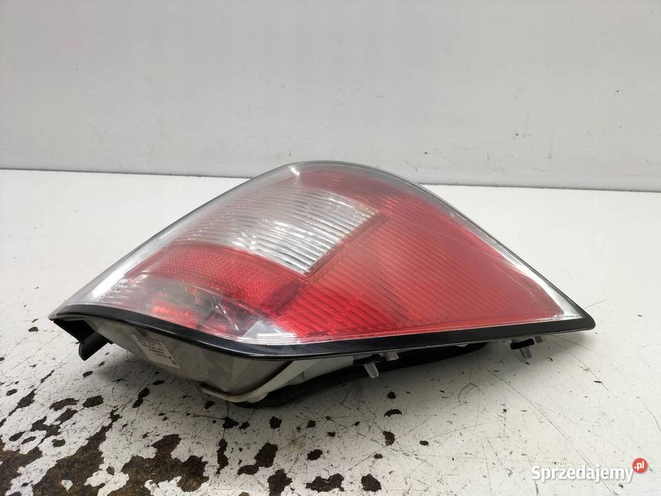LAMPA TYŁ PRAWA EU KOMBI 13223674 Opel Astra III świętokrzyskie