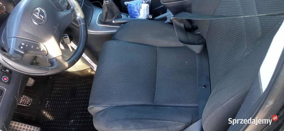 toyota avensis 18 lpg gaz hak 4x elszyby czarny Warszawa