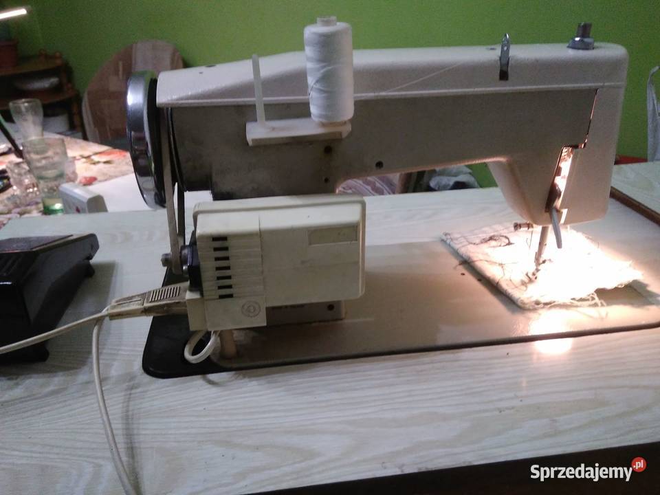 Maszyna do szycia Łucznik na licencji Singera ze