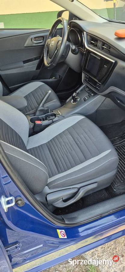 Toyota Auris 18 Hybrid 2018 światła LED Jachranka