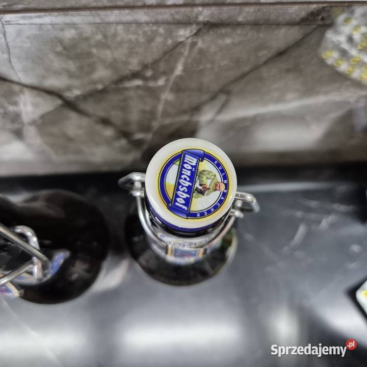 Butelki piwie orginalne Wyposażenie wnętrz Domasław sprzedam