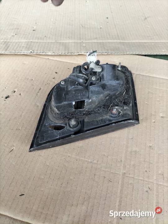 Nissan Almera N15 Lampa Tylna Klapa Części samochodowe Kamień-Kolonia