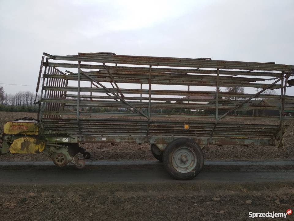 Przyczepa samozbierająca