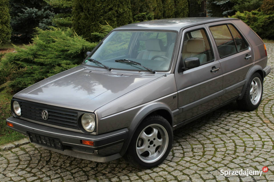 Volkswagen Golf 16 Benzyna 5 drzwi Oldtimer 1988 Volkswagen Lubań