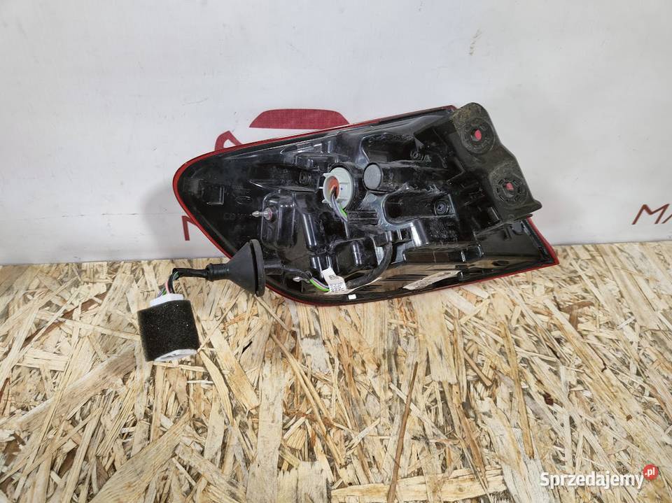 Lampa Prawy Tył Kia Ceed III Kombi 1825