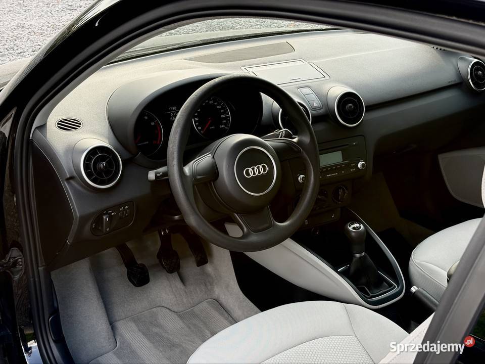 Audi A1 2011 12 Benzyna 86 koni Manual 156000 4/5 mazowieckie