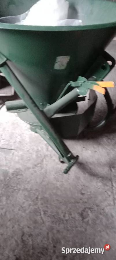 Rozsiewacz do nawozów 200 Rozsiewacze nawozów Maszyny rolnicze Tarnawa