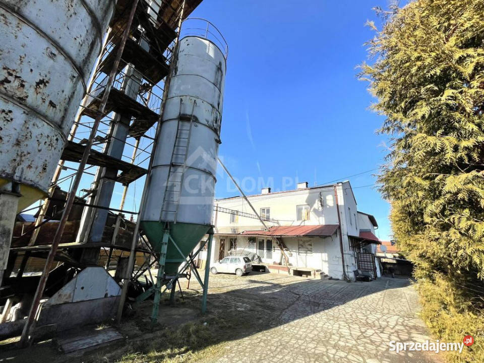 Budynek handlowousługowomieszkalny w Stopnicy 5700zł/m2 sprzedam