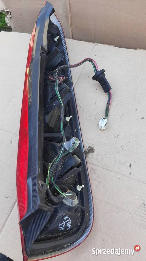 lampa tylna lewa Nissan XTrail t30 oryginał LT osobowe Lampy tylne Dębno