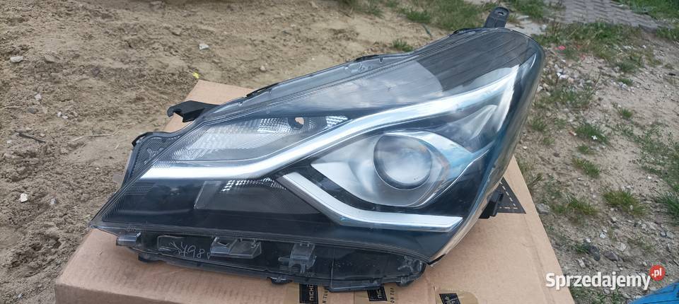 Toyota yaris III FL lampa przód lewa soczewka Lewe Łódź