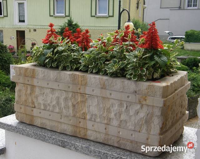Donice z piaskowca kamienia naturalnego Kamienna Góra