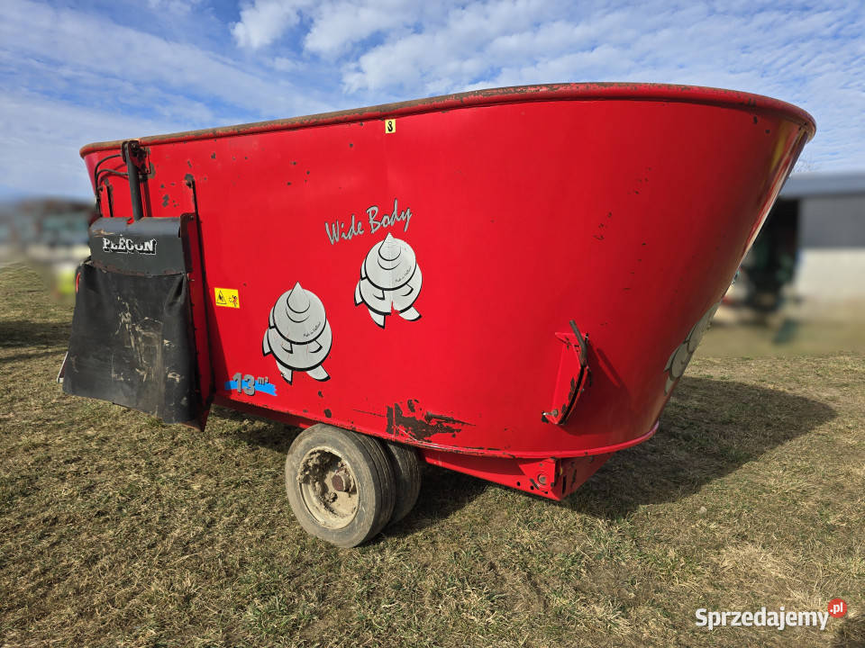Wóz paszowy PEECON VMW 130 2016 r 13 m3 niski Do hodowli zwierząt Włosty