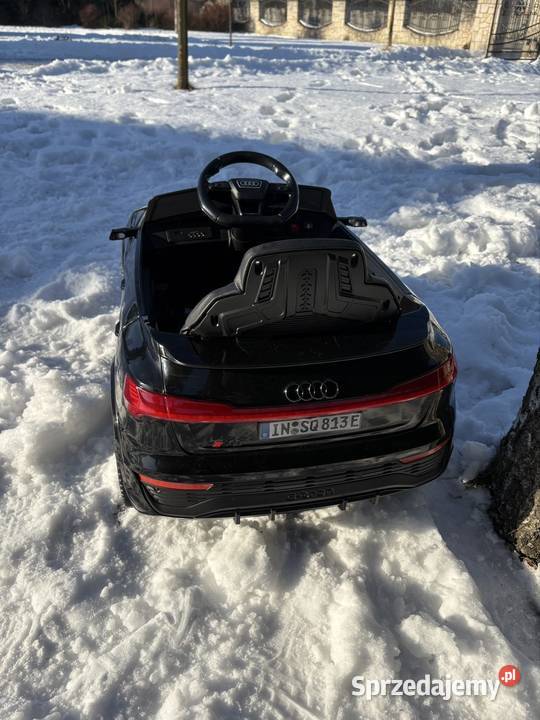 Auto na akumulator Audi SQ8 nowy elektryczny