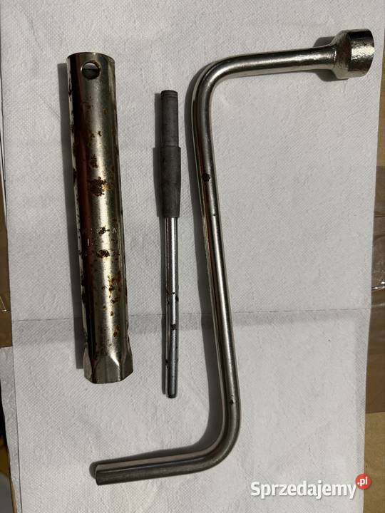 Zestaw klucz do kół 17 tka klucz do świec 21 z Mszana