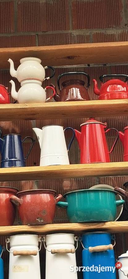 Kanki I naczynia emaliowane jako ozdoba do