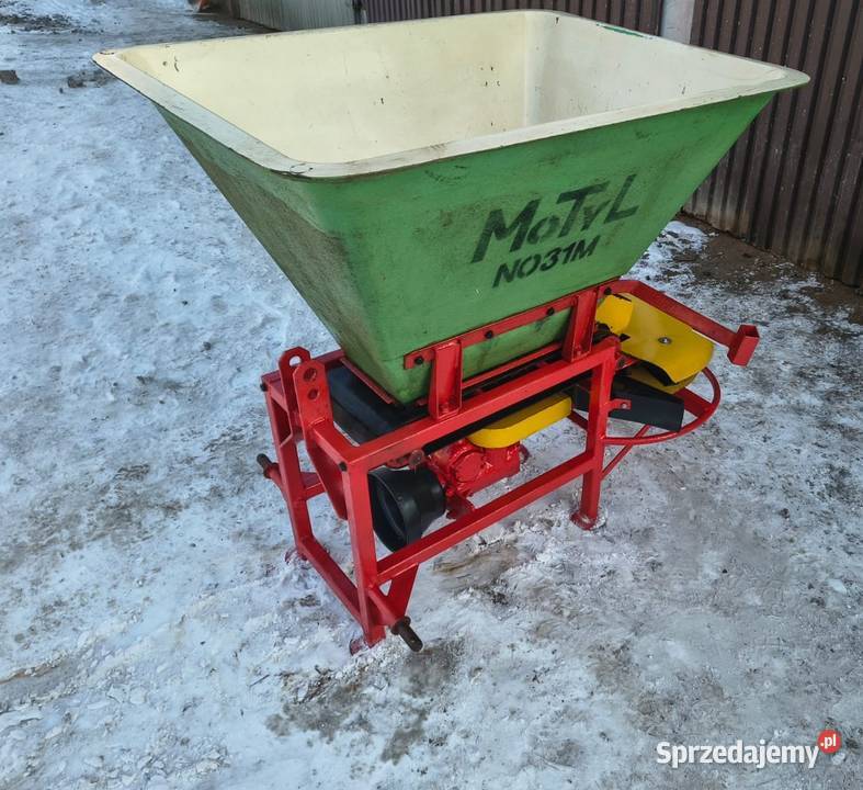 Rozsiewacz do nawozów wapna i poplonów MOTYL nieuszkodzony Radomsko
