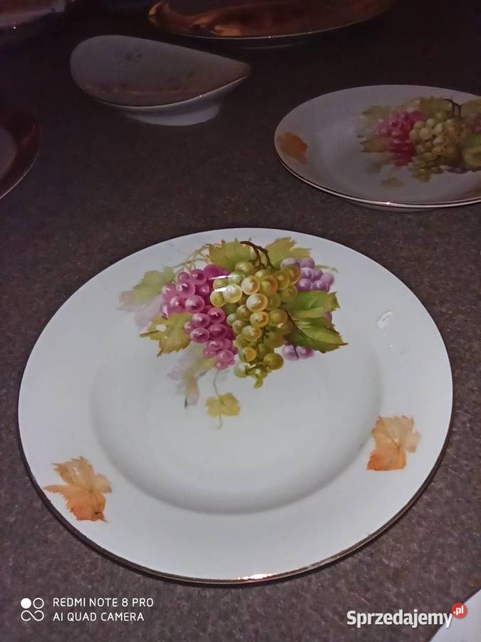 Porcelanowa misa z winogromi
Z 6 miseczkami Antyki, Sztuka, Kolekcje