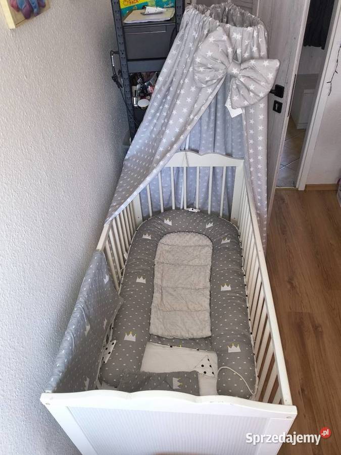 Łóżeczko niemowlęce z Ikei z materacem