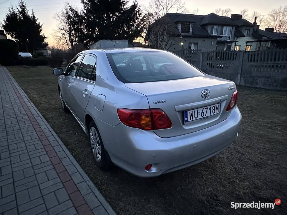 Toyota Corolla E15 16 benzyna LPG automat srebrny