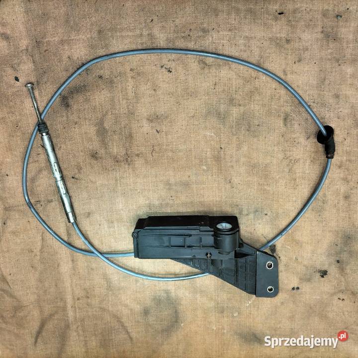 Mechanizm awaryjnego odblokowania skrzyni biegów