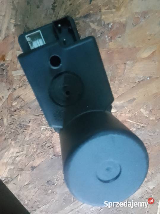 Pompka centralnego zamka Audi 80 B4 1995 Cewice