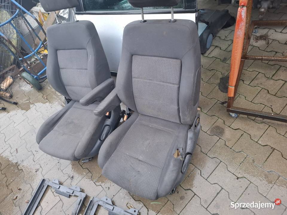 2 Fotele Przednie Subaru Forester 2 obrotowe terenowe