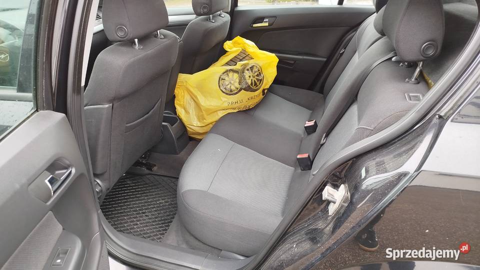Opel Astra 19 CDTI 150 9 Lat w Jednych Rękach światła do jazdy dziennej Bytów sprzedam