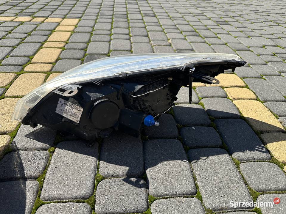 Megane 3 Lampa PRAWY PRZÓD Narama sprzedam