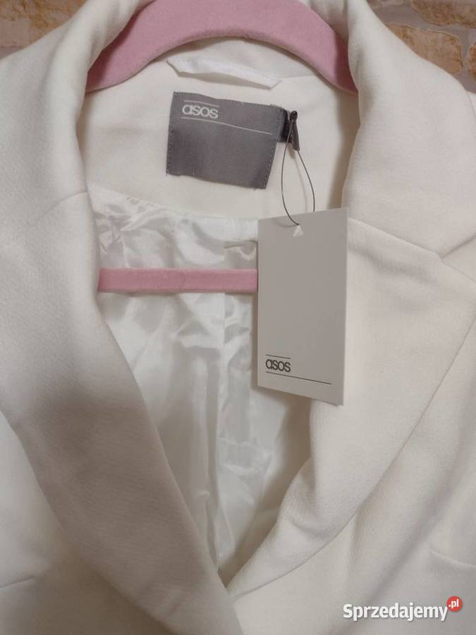 38M ASOSBiały rozkloszowany płaszcz do ślubu Kurtki i płaszcze