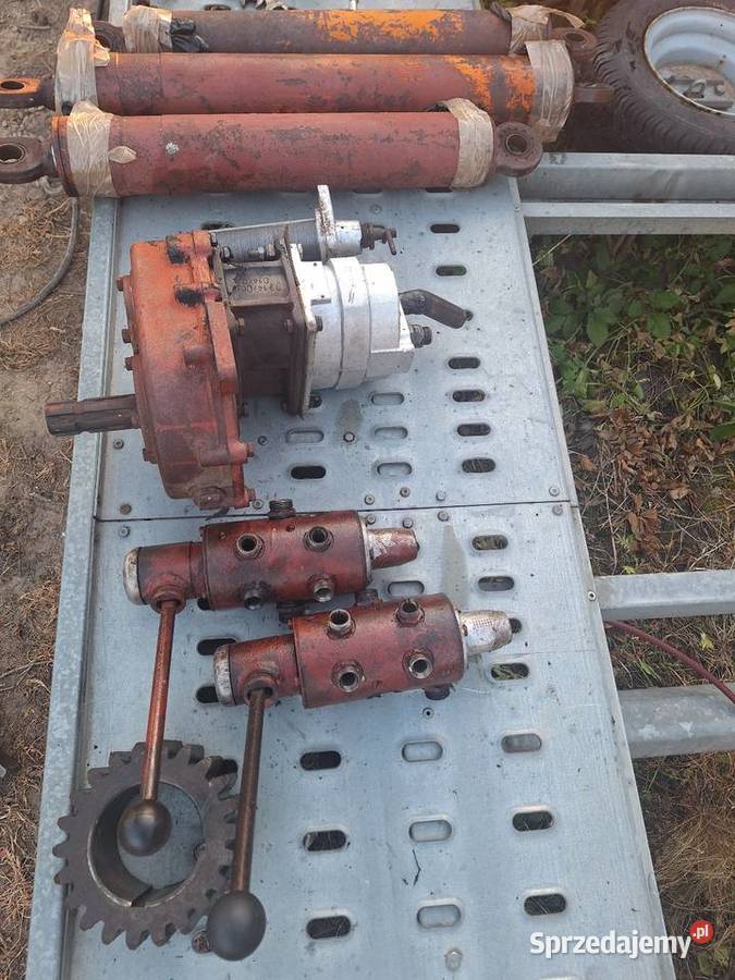 Cyklop czeski rozdzielacz silownik słup zbiornik Pasłęk