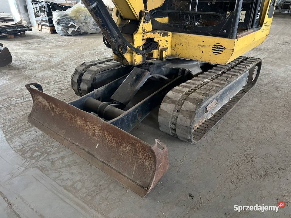 Minikoparka gąsienicowa Cat 3025C