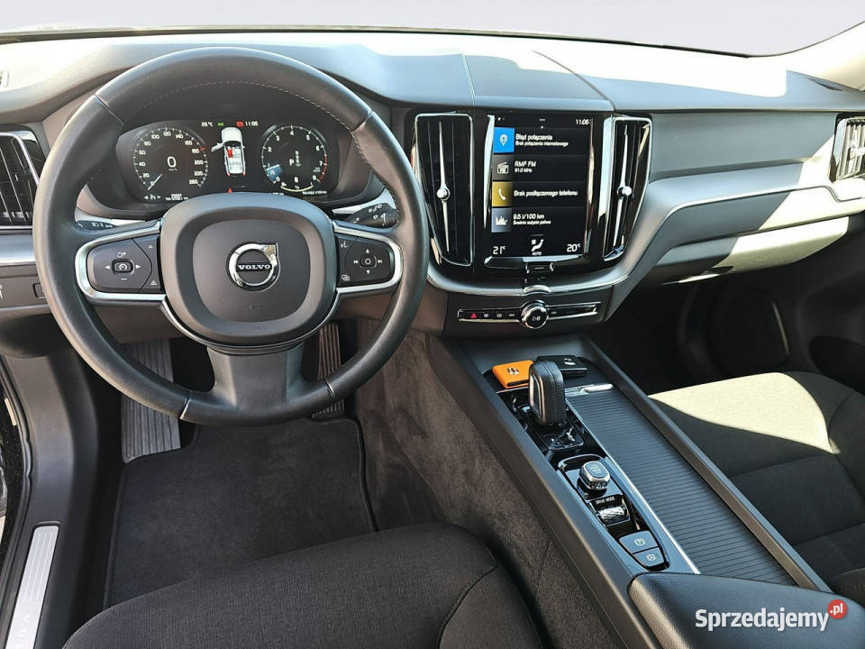 Volvo XC 60 B4 B Momentum Kombi DW7LN30 II 2017 mazowieckie Janki