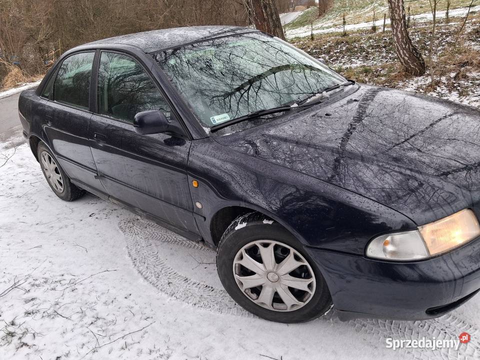Audi A4 B5 16 benzynalpg Sedan / Limuzyna Jasło sprzedam