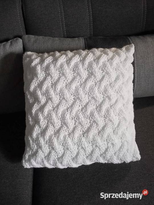 Poduszka ozdobna hand made biały wielkopolskie Jerzykowo