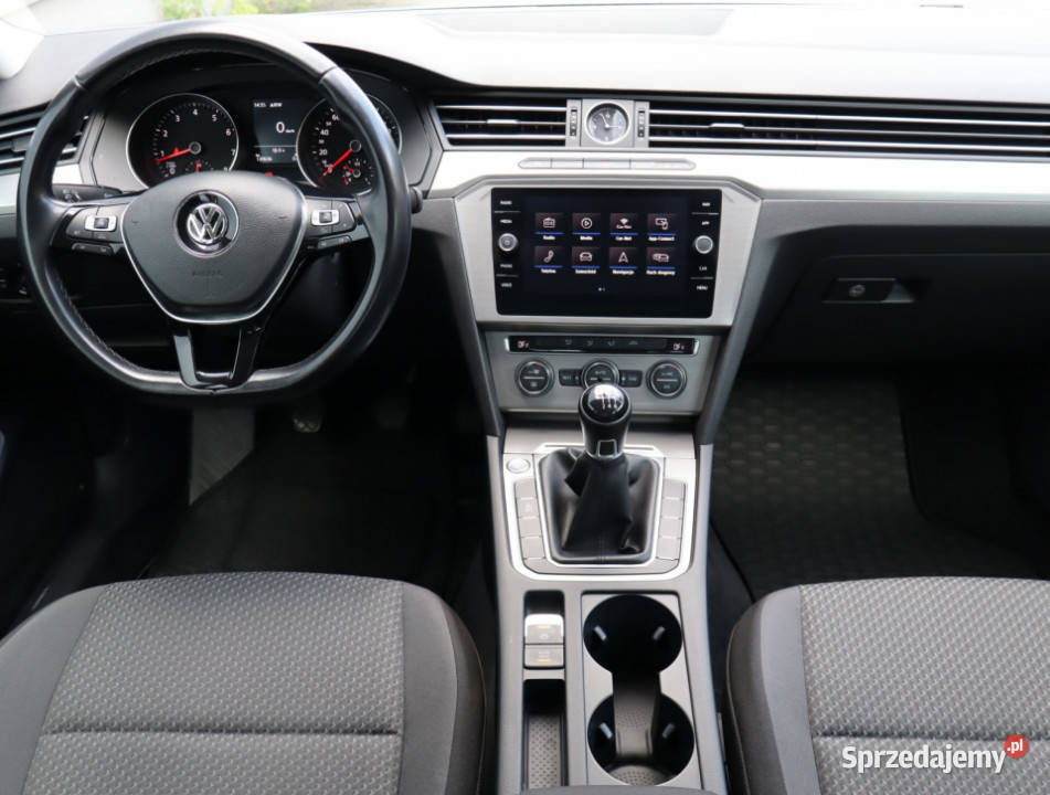 VW Passat 14 TSI Sedan / Limuzyna