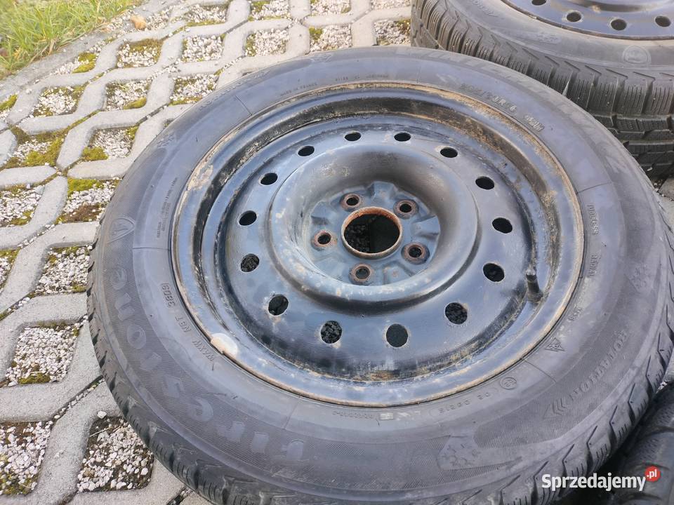 Używane felgi stalowe z oponami zimowymi Samochodowe