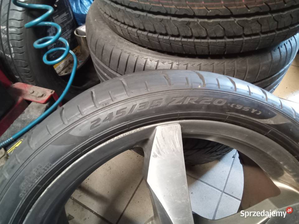 24535 R20 95Y Pirelli P Zero PZ4 F2 lato Samochodowe Sieniawka