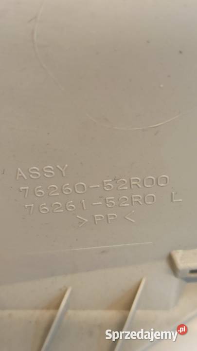 SWIFT MK8 OSŁONA SŁUPKA PRAWY TYŁ 7626052R00 Podszybia