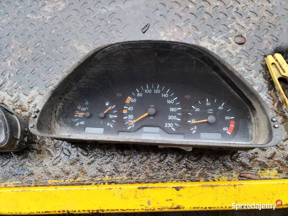 zegary licznik MercedesBenz W202 84570330 Rok produkcji 1999 lubelskie Kamień