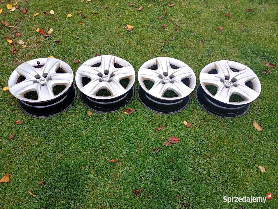 Felgi stalowe Opel Astra 5x105 z kołpakami 7Jx17 Rzeszów sprzedam