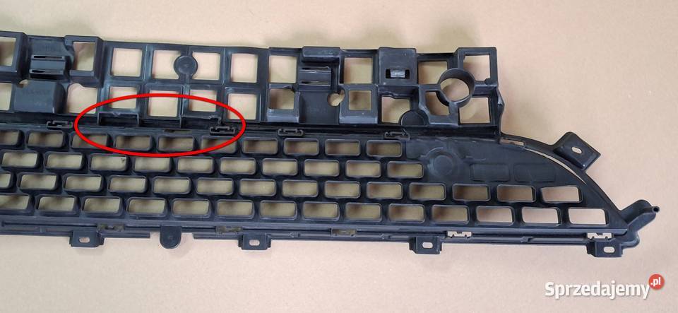 RENAULT MASTER 4 IV KRATKA ZDERZAKA ŚRODKOWA Bieleń