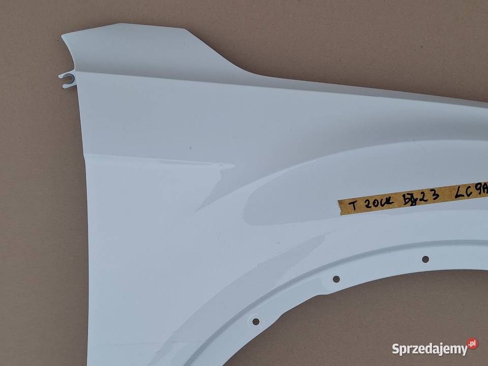 VW TROC T ROC BŁOTNIK PRAWY PRZÓD PRZEDNI Bieleń